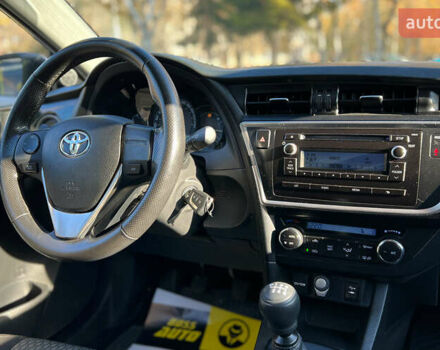Білий Тойота Ауріс, об'ємом двигуна 1.36 л та пробігом 103 тис. км за 9200 $, фото 18 на Automoto.ua