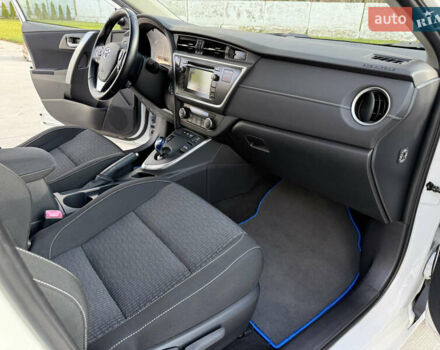 Білий Тойота Ауріс, об'ємом двигуна 1.8 л та пробігом 215 тис. км за 13500 $, фото 38 на Automoto.ua