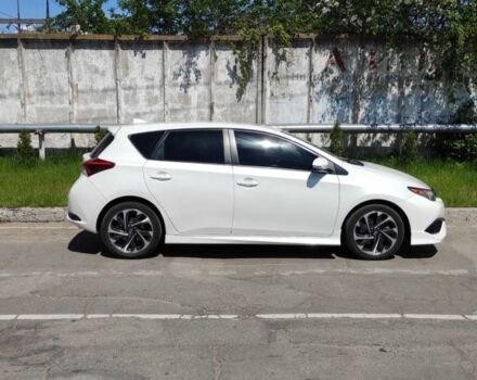 Белый Тойота Аурис, объемом двигателя 0 л и пробегом 97 тыс. км за 12000 $, фото 2 на Automoto.ua