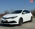 Белый Тойота Аурис, объемом двигателя 1.8 л и пробегом 198 тыс. км за 14700 $, фото 1 на Automoto.ua