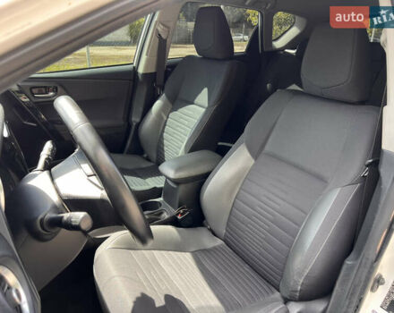 Белый Тойота Аурис, объемом двигателя 1.8 л и пробегом 250 тыс. км за 12300 $, фото 10 на Automoto.ua