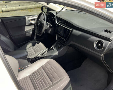 Белый Тойота Аурис, объемом двигателя 1.8 л и пробегом 250 тыс. км за 12300 $, фото 8 на Automoto.ua