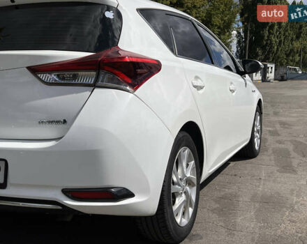 Белый Тойота Аурис, объемом двигателя 1.8 л и пробегом 250 тыс. км за 12300 $, фото 19 на Automoto.ua