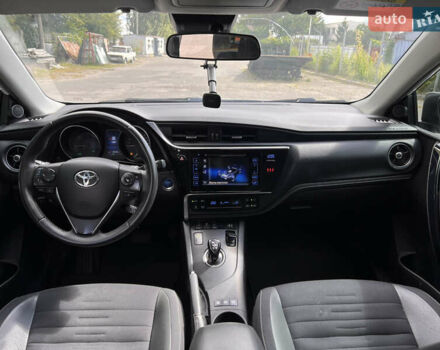 Белый Тойота Аурис, объемом двигателя 1.8 л и пробегом 250 тыс. км за 12300 $, фото 13 на Automoto.ua