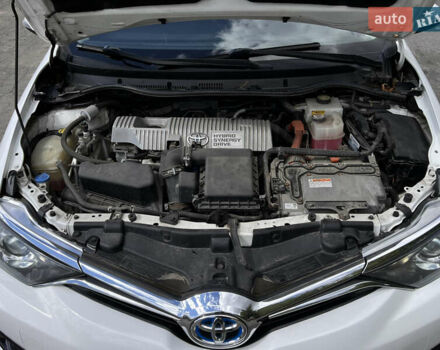 Белый Тойота Аурис, объемом двигателя 1.8 л и пробегом 250 тыс. км за 12300 $, фото 16 на Automoto.ua