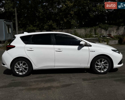 Белый Тойота Аурис, объемом двигателя 1.8 л и пробегом 250 тыс. км за 12300 $, фото 7 на Automoto.ua