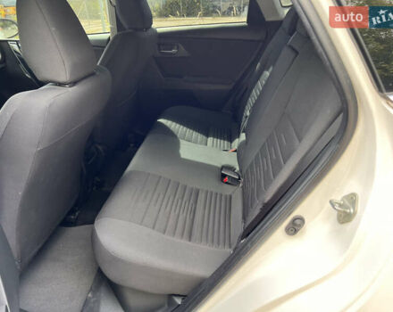 Белый Тойота Аурис, объемом двигателя 1.8 л и пробегом 250 тыс. км за 12300 $, фото 12 на Automoto.ua