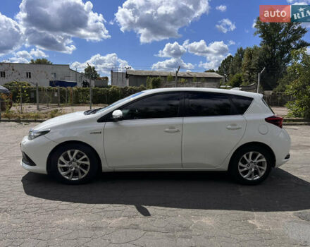 Белый Тойота Аурис, объемом двигателя 1.8 л и пробегом 250 тыс. км за 12300 $, фото 3 на Automoto.ua