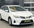 Белый Тойота Аурис, объемом двигателя 1.4 л и пробегом 235 тыс. км за 9000 $, фото 1 на Automoto.ua