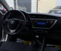 Белый Тойота Аурис, объемом двигателя 1.4 л и пробегом 235 тыс. км за 9000 $, фото 12 на Automoto.ua
