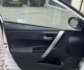Белый Тойота Аурис, объемом двигателя 1.4 л и пробегом 235 тыс. км за 9000 $, фото 6 на Automoto.ua