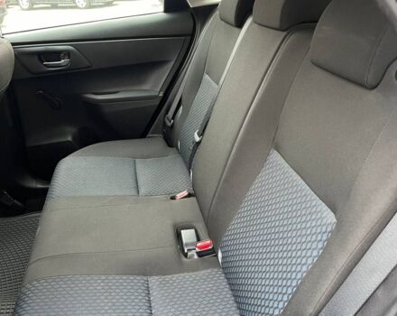 Белый Тойота Аурис, объемом двигателя 1.4 л и пробегом 235 тыс. км за 9000 $, фото 16 на Automoto.ua