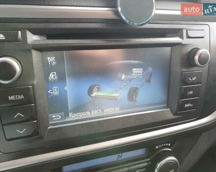 Белый Тойота Аурис, объемом двигателя 1.8 л и пробегом 195 тыс. км за 15000 $, фото 8 на Automoto.ua