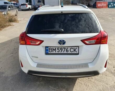 Белый Тойота Аурис, объемом двигателя 1.8 л и пробегом 195 тыс. км за 15000 $, фото 3 на Automoto.ua
