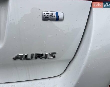 Білий Тойота Ауріс, об'ємом двигуна 1.8 л та пробігом 145 тис. км за 10900 $, фото 8 на Automoto.ua