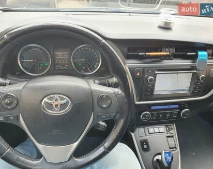 Белый Тойота Аурис, объемом двигателя 1.8 л и пробегом 195 тыс. км за 15000 $, фото 22 на Automoto.ua