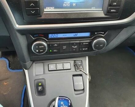 Белый Тойота Аурис, объемом двигателя 1.8 л и пробегом 195 тыс. км за 15000 $, фото 16 на Automoto.ua