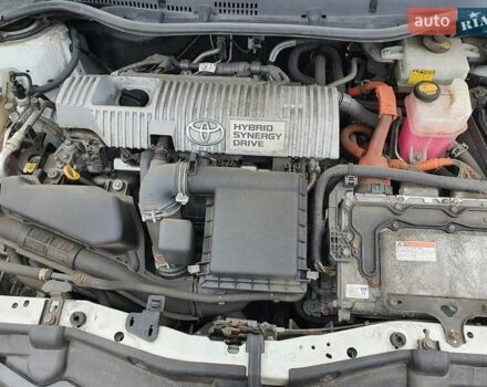 Белый Тойота Аурис, объемом двигателя 1.8 л и пробегом 195 тыс. км за 15000 $, фото 18 на Automoto.ua