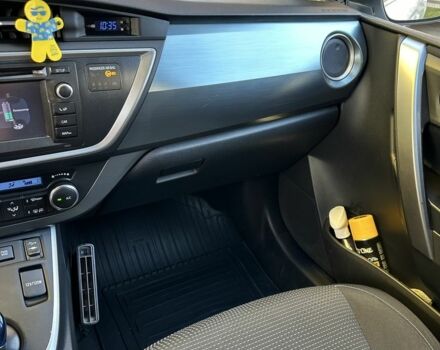 Белый Тойота Аурис, объемом двигателя 1.8 л и пробегом 138 тыс. км за 12500 $, фото 10 на Automoto.ua