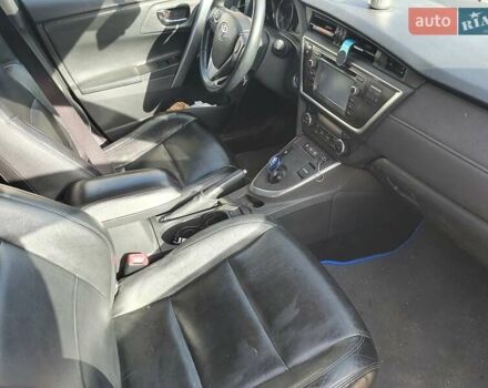 Белый Тойота Аурис, объемом двигателя 1.8 л и пробегом 195 тыс. км за 15000 $, фото 6 на Automoto.ua