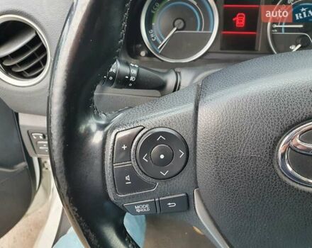 Белый Тойота Аурис, объемом двигателя 1.8 л и пробегом 195 тыс. км за 15000 $, фото 15 на Automoto.ua