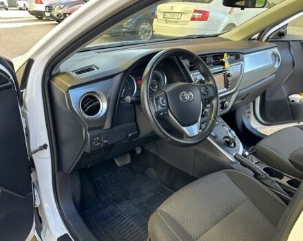 Белый Тойота Аурис, объемом двигателя 1.8 л и пробегом 138 тыс. км за 12500 $, фото 4 на Automoto.ua