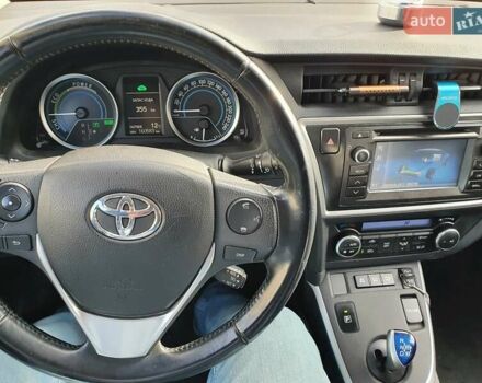 Белый Тойота Аурис, объемом двигателя 1.8 л и пробегом 195 тыс. км за 15000 $, фото 7 на Automoto.ua