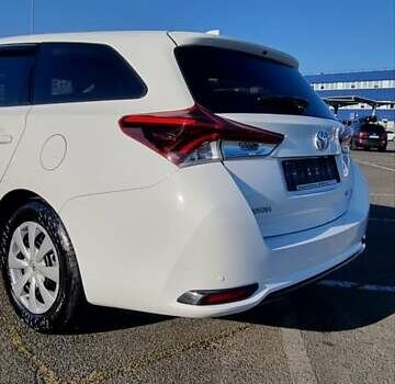 Белый Тойота Аурис, объемом двигателя 1.6 л и пробегом 256 тыс. км за 10999 $, фото 15 на Automoto.ua