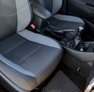 Белый Тойота Аурис, объемом двигателя 1.6 л и пробегом 256 тыс. км за 10999 $, фото 22 на Automoto.ua