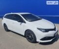 Белый Тойота Аурис, объемом двигателя 1.6 л и пробегом 190 тыс. км за 10000 $, фото 1 на Automoto.ua