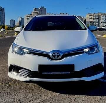 Белый Тойота Аурис, объемом двигателя 1.6 л и пробегом 256 тыс. км за 10999 $, фото 11 на Automoto.ua