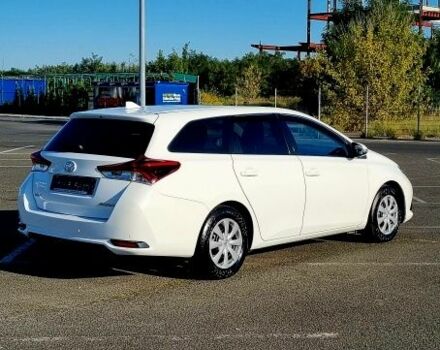 Белый Тойота Аурис, объемом двигателя 0 л и пробегом 256 тыс. км за 10700 $, фото 5 на Automoto.ua