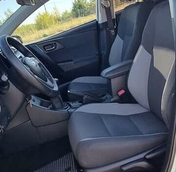 Белый Тойота Аурис, объемом двигателя 1.6 л и пробегом 256 тыс. км за 10999 $, фото 28 на Automoto.ua