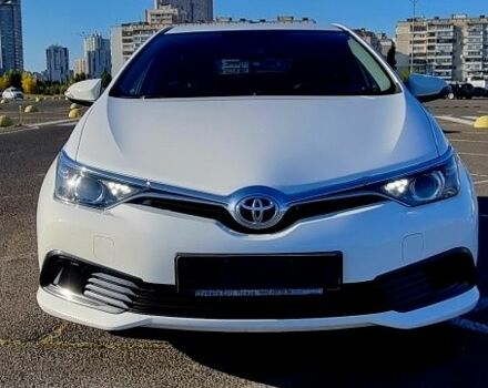 Белый Тойота Аурис, объемом двигателя 0 л и пробегом 256 тыс. км за 10700 $, фото 7 на Automoto.ua