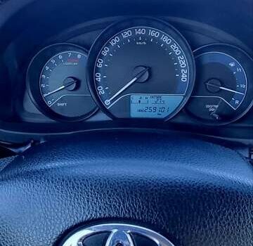 Белый Тойота Аурис, объемом двигателя 1.6 л и пробегом 256 тыс. км за 10999 $, фото 29 на Automoto.ua