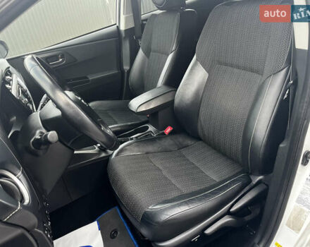 Білий Тойота Ауріс, об'ємом двигуна 1.8 л та пробігом 241 тис. км за 13599 $, фото 17 на Automoto.ua