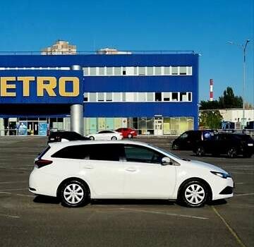 Белый Тойота Аурис, объемом двигателя 1.6 л и пробегом 256 тыс. км за 10999 $, фото 7 на Automoto.ua