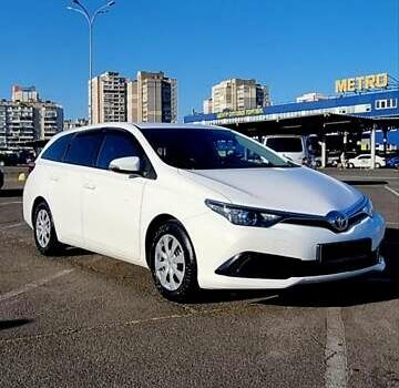 Белый Тойота Аурис, объемом двигателя 1.6 л и пробегом 256 тыс. км за 10999 $, фото 10 на Automoto.ua