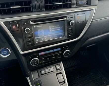 Белый Тойота Аурис, объемом двигателя 1.8 л и пробегом 158 тыс. км за 14000 $, фото 6 на Automoto.ua