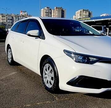 Белый Тойота Аурис, объемом двигателя 1.6 л и пробегом 256 тыс. км за 10999 $, фото 8 на Automoto.ua