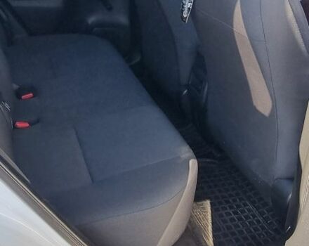 Белый Тойота Аурис, объемом двигателя 0 л и пробегом 256 тыс. км за 10700 $, фото 19 на Automoto.ua