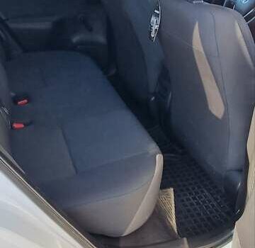 Белый Тойота Аурис, объемом двигателя 1.6 л и пробегом 256 тыс. км за 10999 $, фото 26 на Automoto.ua