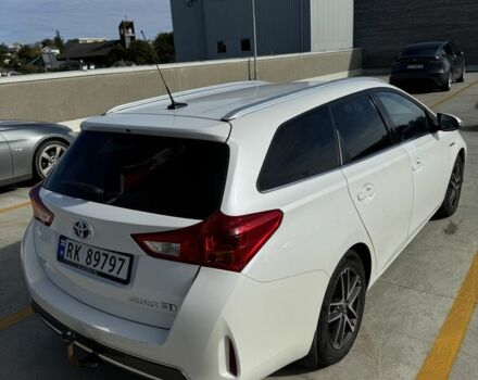 Белый Тойота Аурис, объемом двигателя 1.8 л и пробегом 158 тыс. км за 14000 $, фото 4 на Automoto.ua