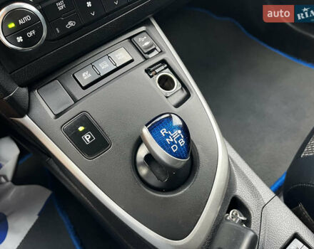 Білий Тойота Ауріс, об'ємом двигуна 1.8 л та пробігом 241 тис. км за 13599 $, фото 29 на Automoto.ua