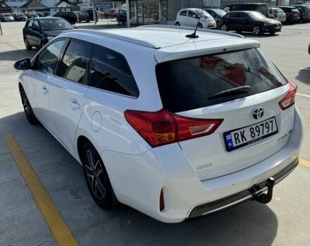 Белый Тойота Аурис, объемом двигателя 1.8 л и пробегом 158 тыс. км за 14000 $, фото 3 на Automoto.ua