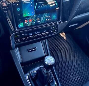 Белый Тойота Аурис, объемом двигателя 1.6 л и пробегом 256 тыс. км за 10999 $, фото 31 на Automoto.ua