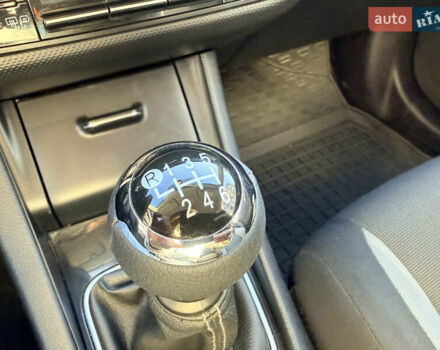 Білий Тойота Ауріс, об'ємом двигуна 1.36 л та пробігом 288 тис. км за 9400 $, фото 23 на Automoto.ua