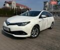 Белый Тойота Аурис, объемом двигателя 1.8 л и пробегом 228 тыс. км за 13500 $, фото 2 на Automoto.ua