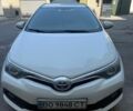 Белый Тойота Аурис, объемом двигателя 1.4 л и пробегом 233 тыс. км за 9300 $, фото 1 на Automoto.ua