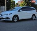 Білий Тойота Ауріс, об'ємом двигуна 1.4 л та пробігом 235 тис. км за 8999 $, фото 1 на Automoto.ua